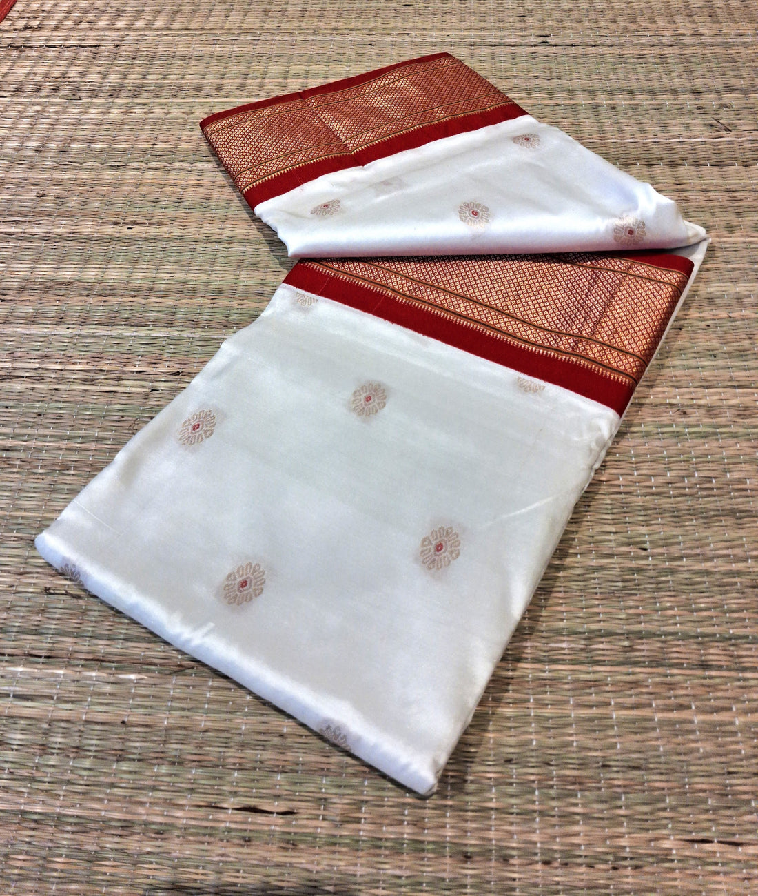 Paithani All-over Butta Silk Saree – White Body & Red Border